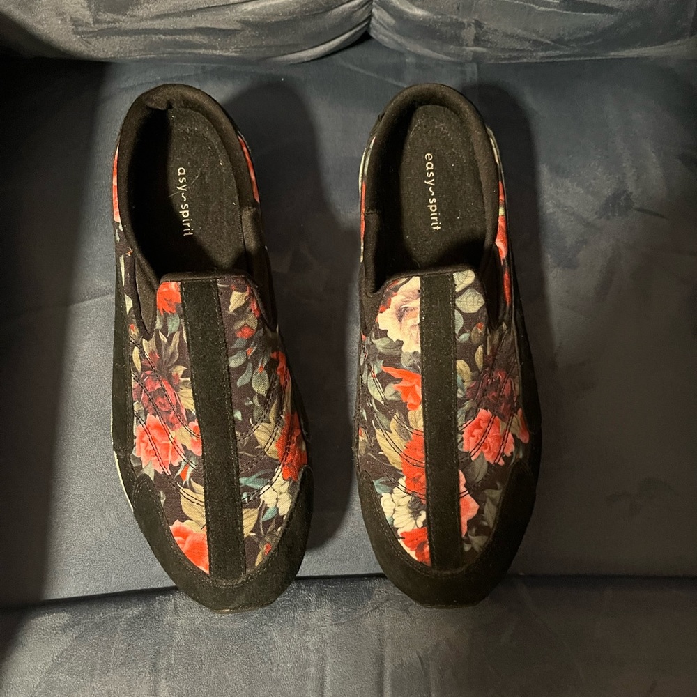 Easy Spirit Women’s Low Heel Tennis Shoes Size 10